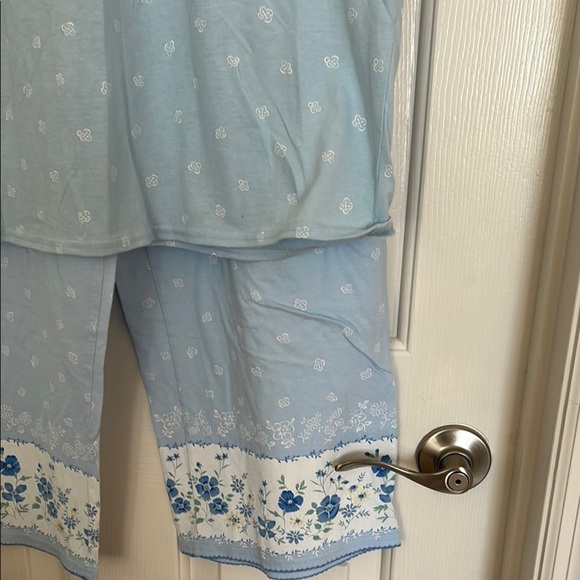 Classic Elements Blue Floral Pajama Set - Picture 2 of 16